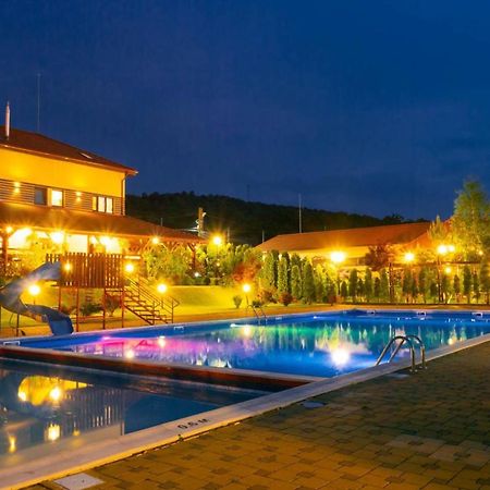 Aqua Party Ξενοδοχείο Victoria  Εξωτερικό φωτογραφία