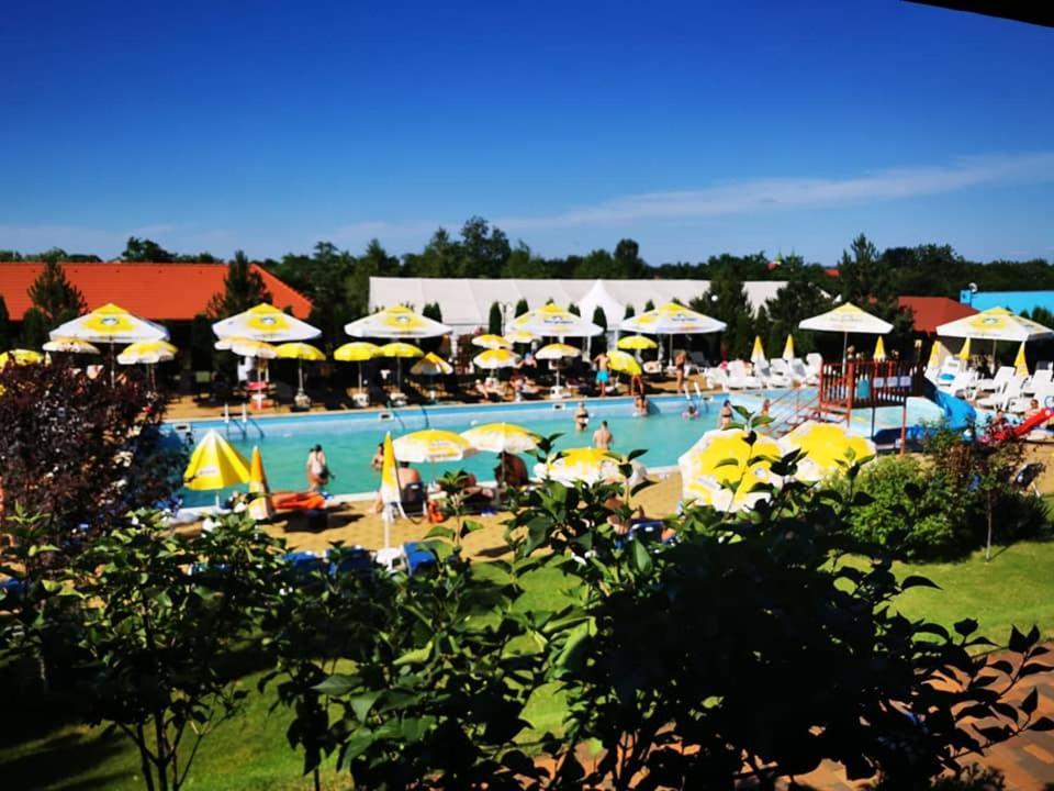 Aqua Party Ξενοδοχείο Victoria  Εξωτερικό φωτογραφία